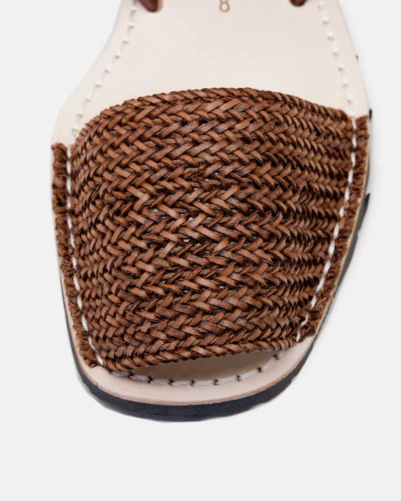 Classic Style Woven - Cuero