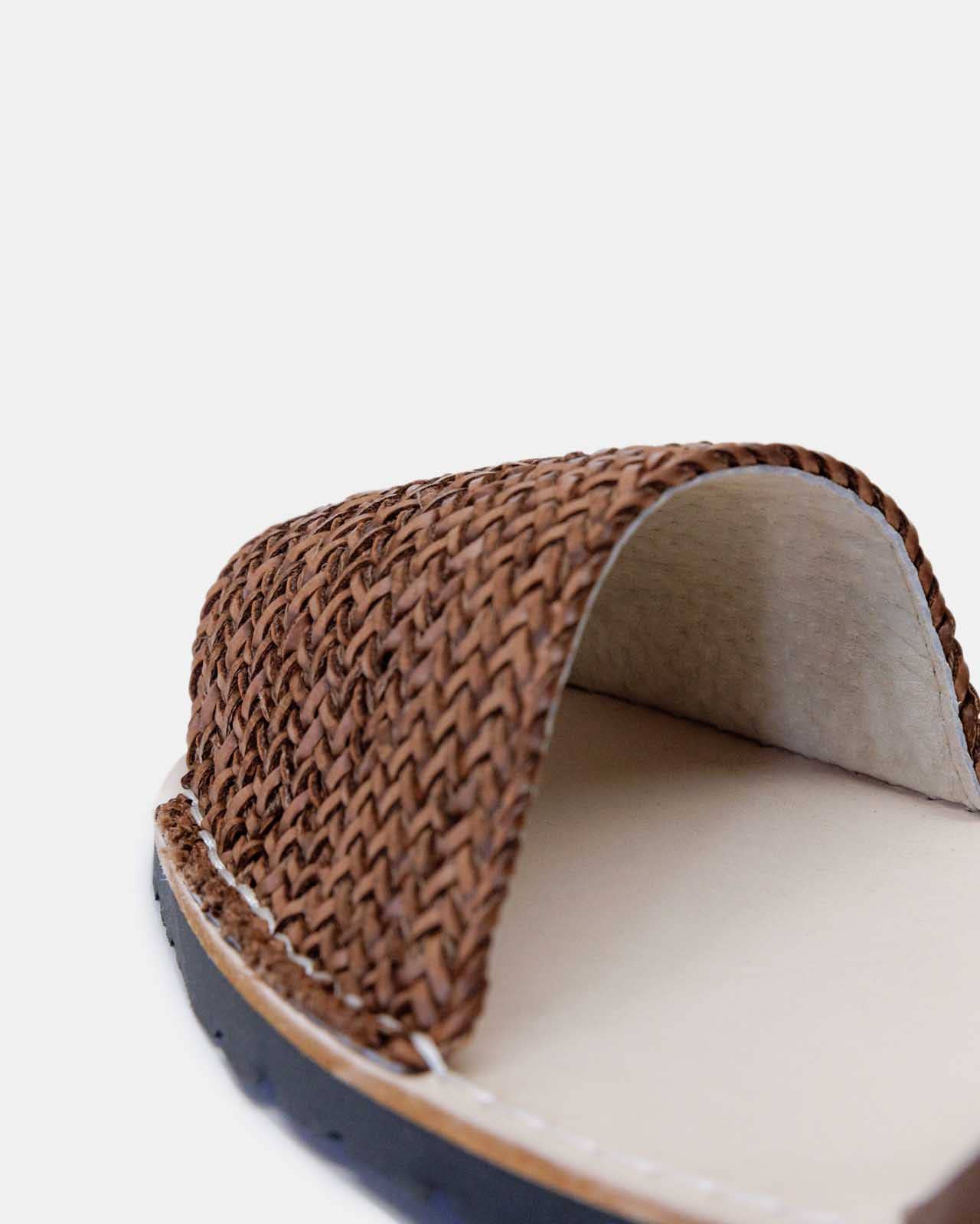 Classic Style Woven - Cuero